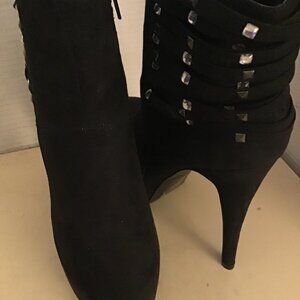 Bakers vintage women black platform heel boots US 7